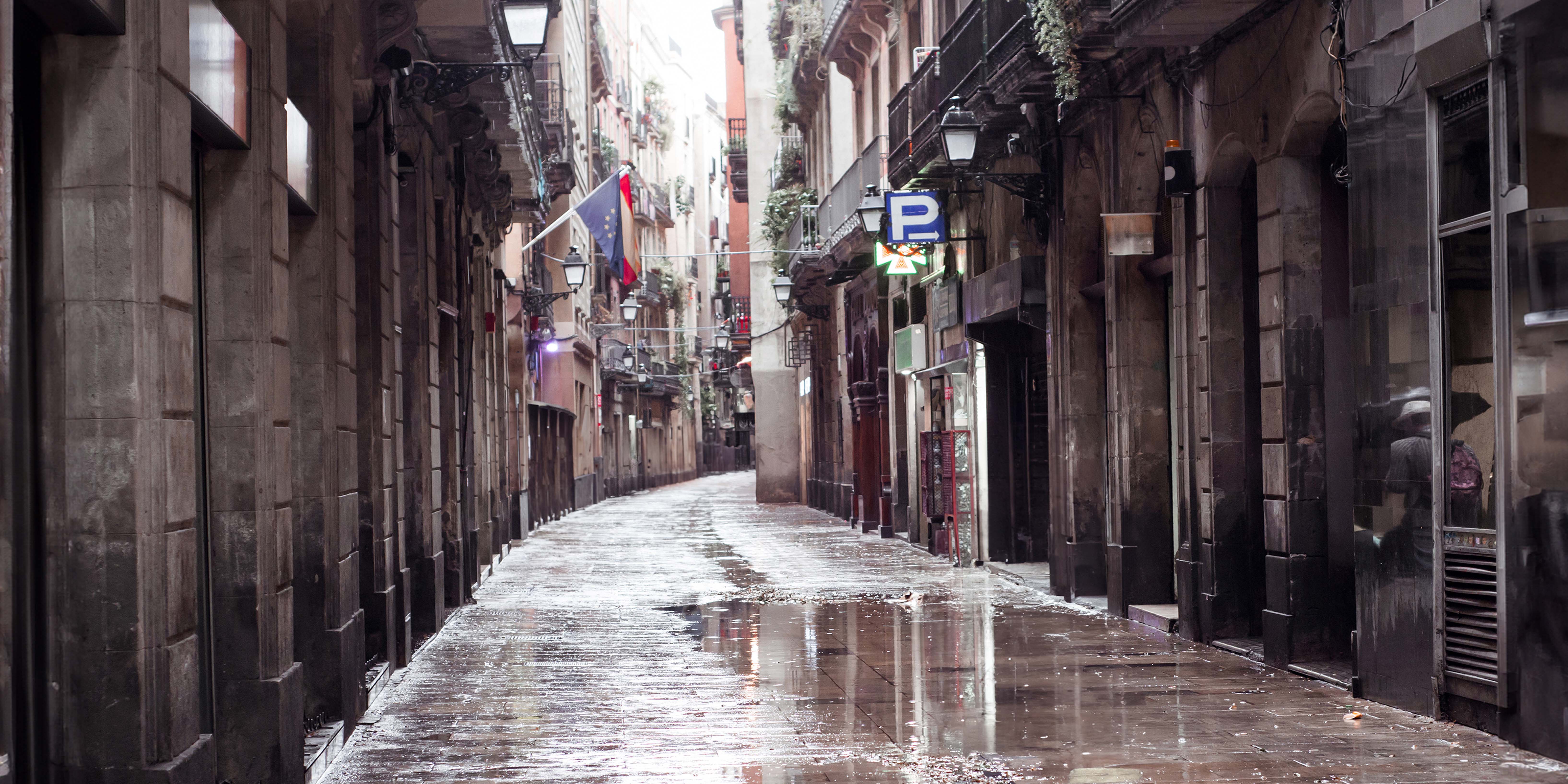 carrers de Barcelona amb pluja